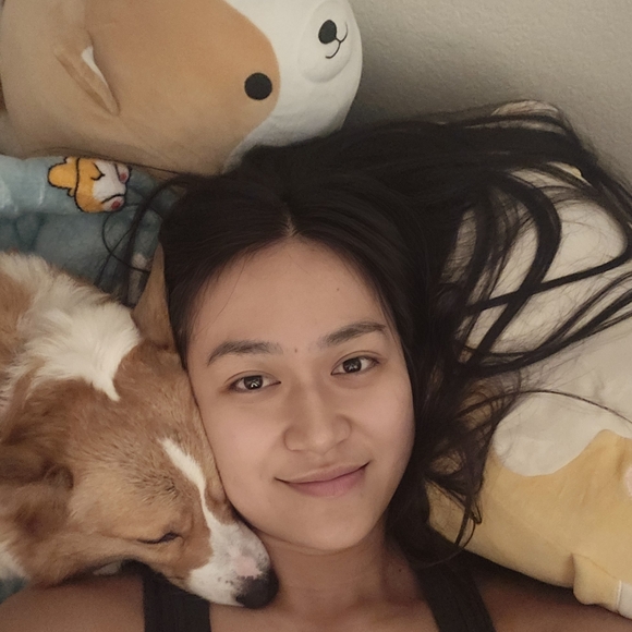 Meet your Posher, Selena - Picture 2 of 2